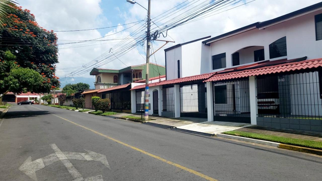 Don Carlos Place Upper Unit Alajuela ภายนอก รูปภาพ
