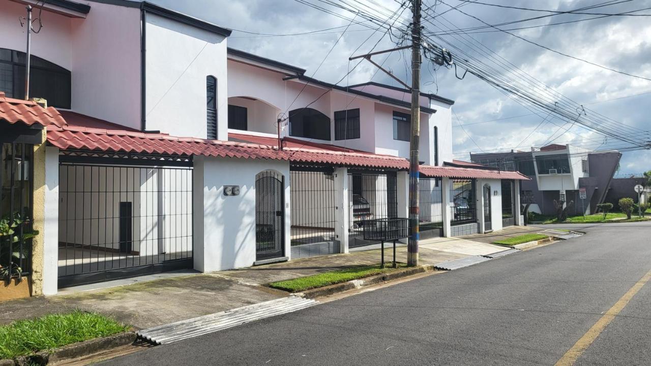 Don Carlos Place Upper Unit Alajuela ภายนอก รูปภาพ