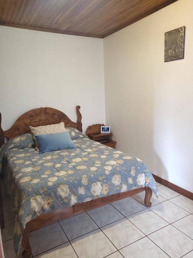 Don Carlos Place Upper Unit Alajuela ภายนอก รูปภาพ