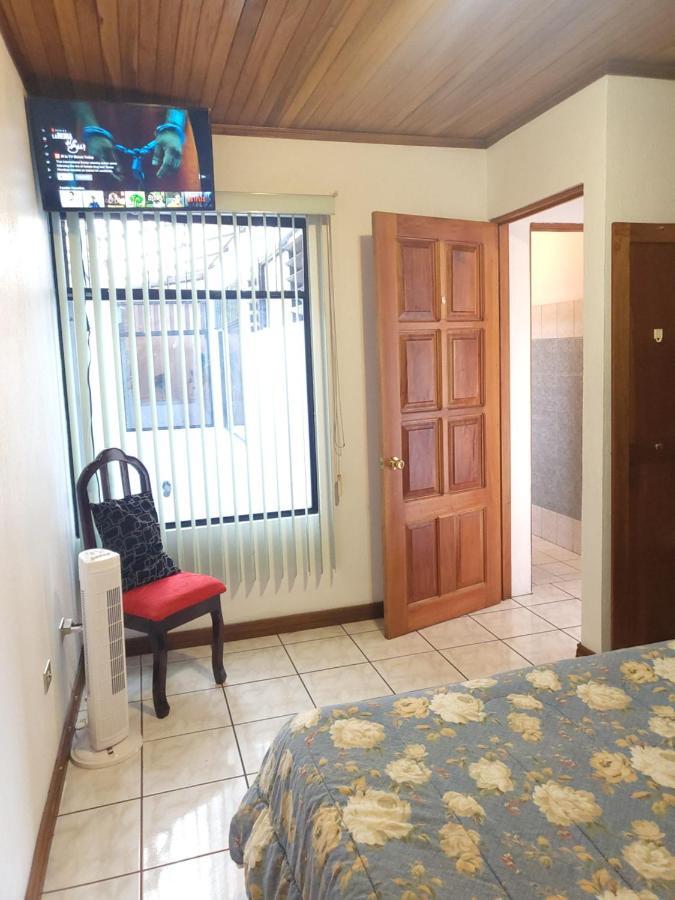 Don Carlos Place Upper Unit Alajuela ภายนอก รูปภาพ